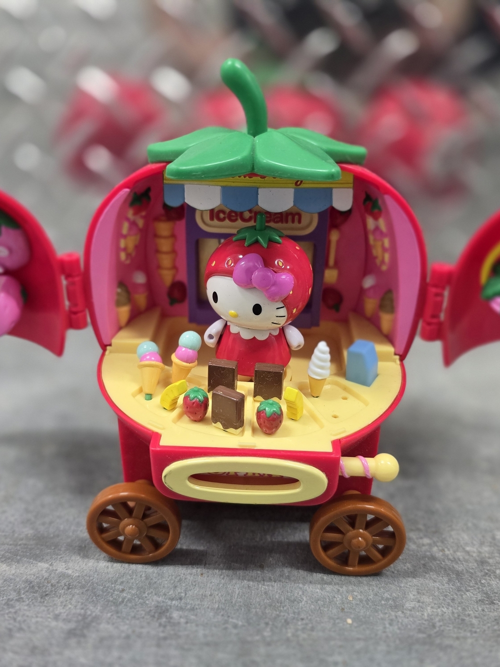 *RARE* Hello Kitty Strawberry Ice Cream Cart Playset